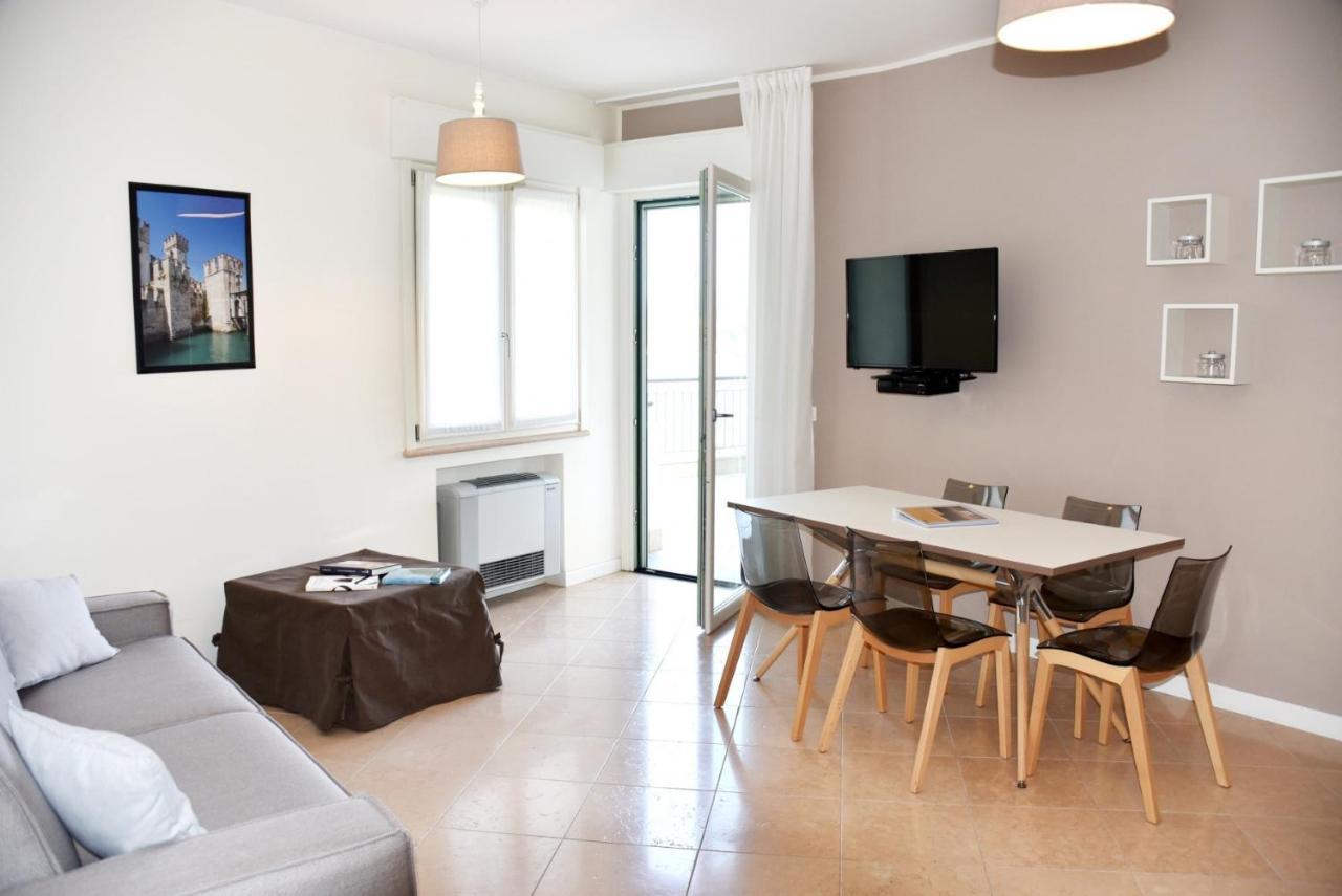 דסנזאנו דל גארדה Residenza Miralago By Wonderful Italy מראה חיצוני תמונה