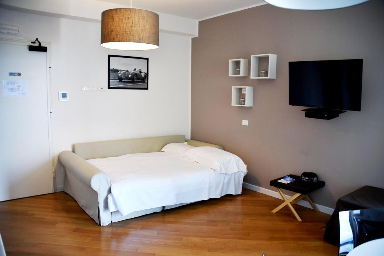 דסנזאנו דל גארדה Residenza Miralago By Wonderful Italy מראה חיצוני תמונה