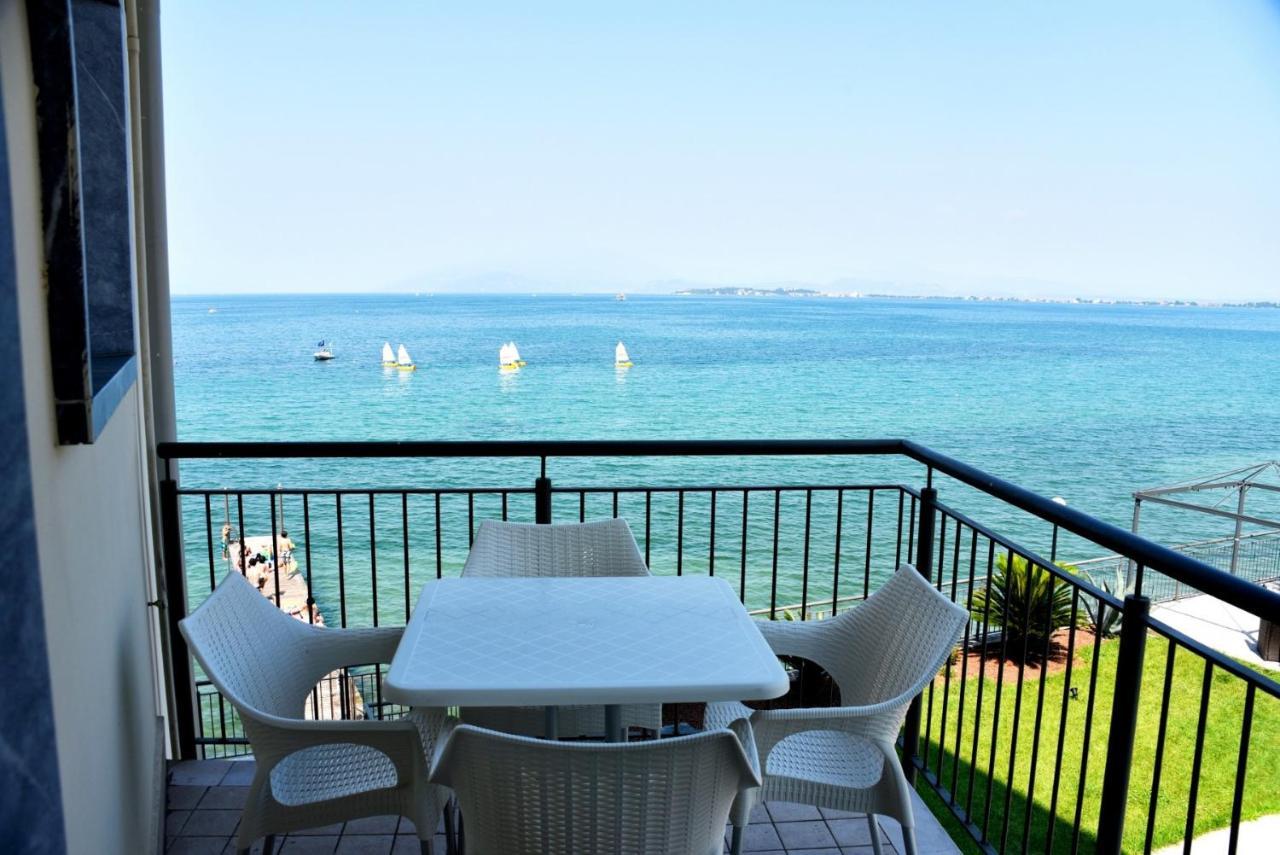 דסנזאנו דל גארדה Residenza Miralago By Wonderful Italy מראה חיצוני תמונה