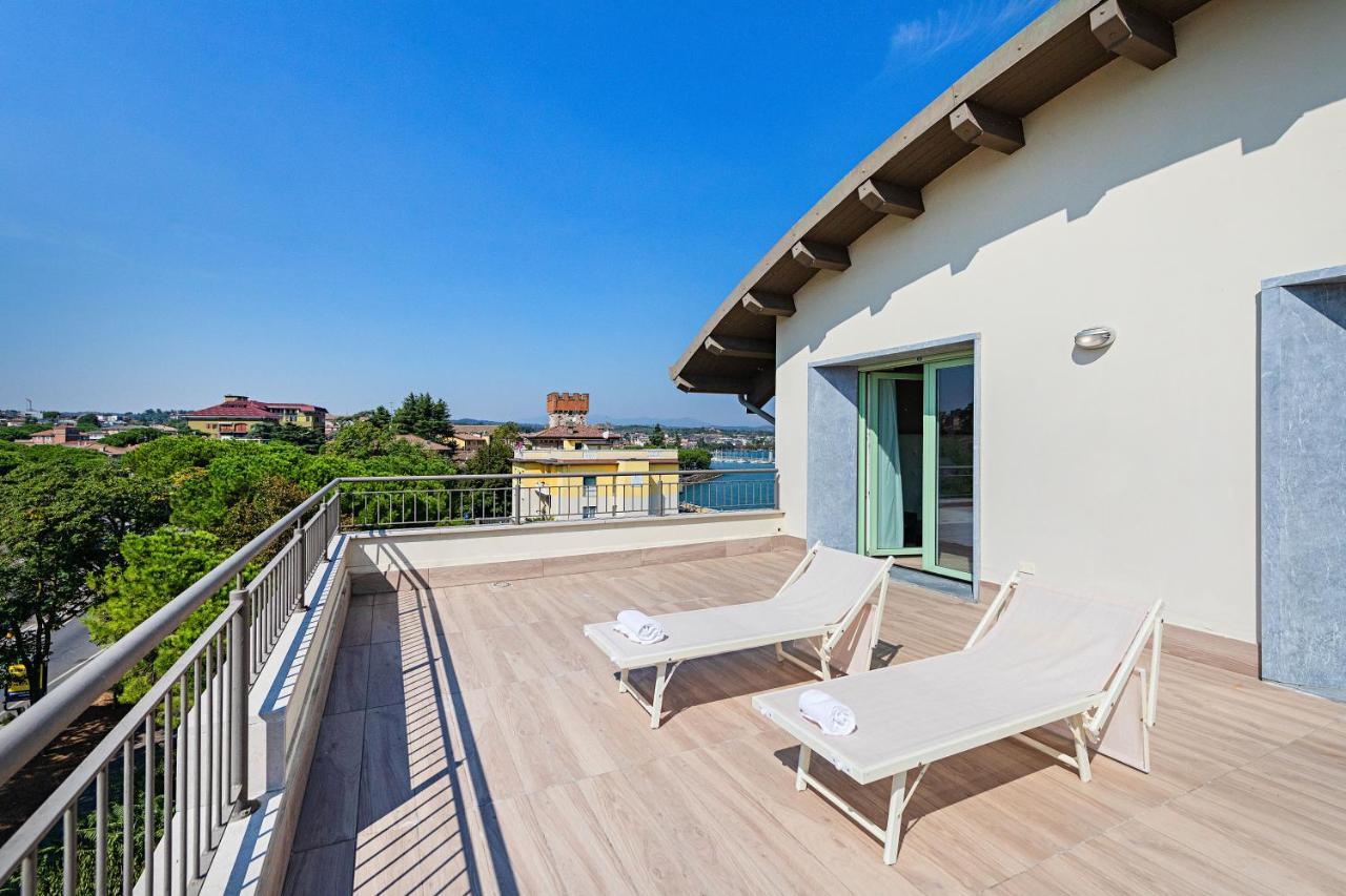 דסנזאנו דל גארדה Residenza Miralago By Wonderful Italy מראה חיצוני תמונה