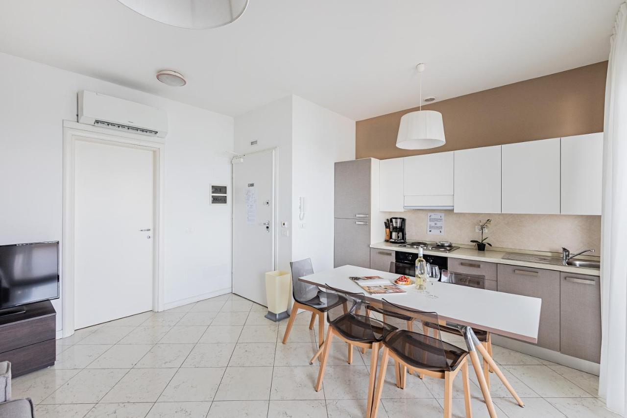 דסנזאנו דל גארדה Residenza Miralago By Wonderful Italy מראה חיצוני תמונה