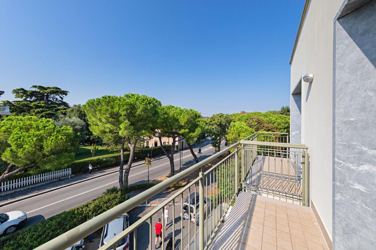 דסנזאנו דל גארדה Residenza Miralago By Wonderful Italy מראה חיצוני תמונה