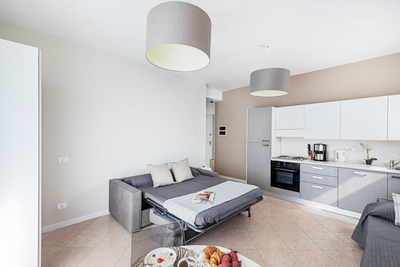 דסנזאנו דל גארדה Residenza Miralago By Wonderful Italy מראה חיצוני תמונה