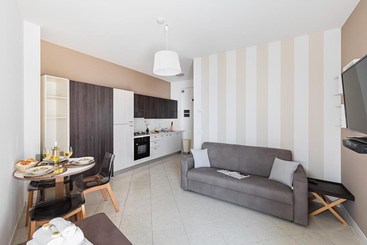 דסנזאנו דל גארדה Residenza Miralago By Wonderful Italy מראה חיצוני תמונה