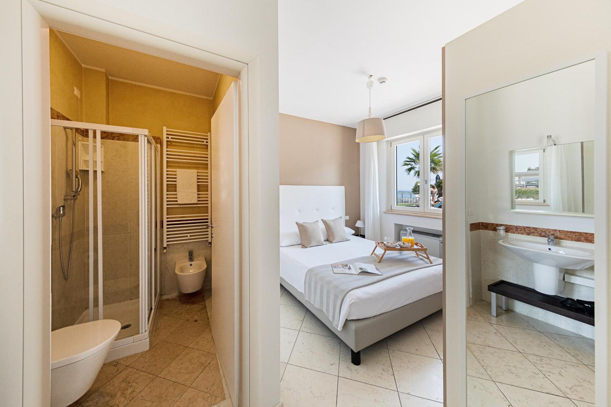 דסנזאנו דל גארדה Residenza Miralago By Wonderful Italy מראה חיצוני תמונה